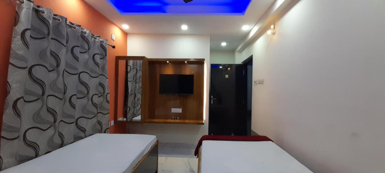 Garden Guest House Near Rene Tower Ruby General Hospital Kolkata Bagian luar foto