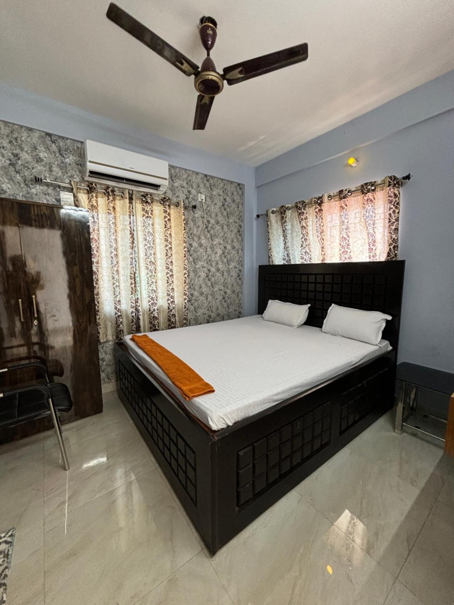 Garden Guest House Near Rene Tower Ruby General Hospital Kolkata Bagian luar foto
