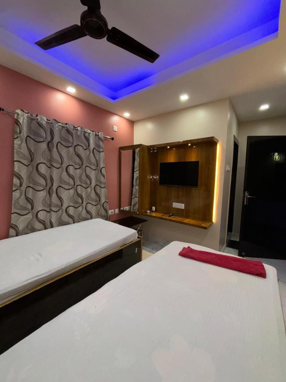 Garden Guest House Near Rene Tower Ruby General Hospital Kolkata Bagian luar foto