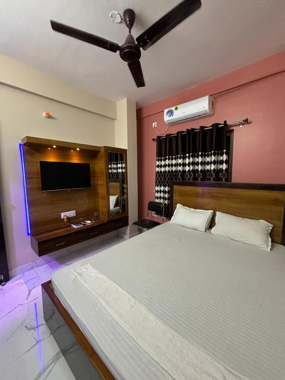 Garden Guest House Near Rene Tower Ruby General Hospital Kolkata Bagian luar foto
