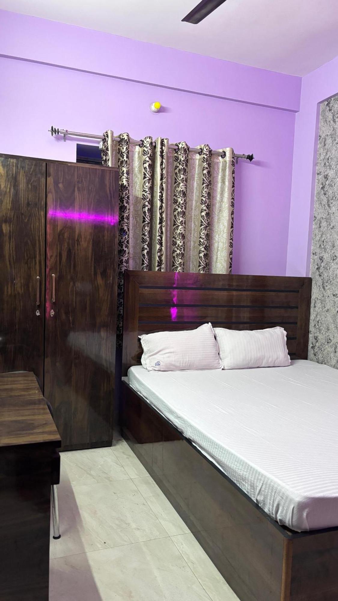 Garden Guest House Near Rene Tower Ruby General Hospital Kolkata Bagian luar foto